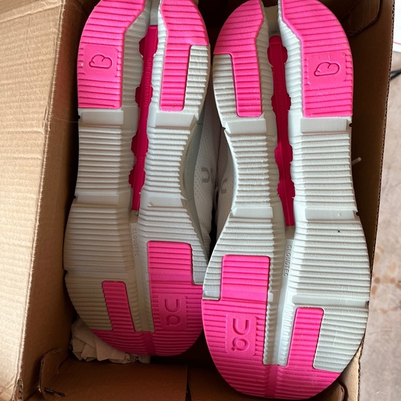 On Cloud Pink Running Shoes - Picture 2 of 3